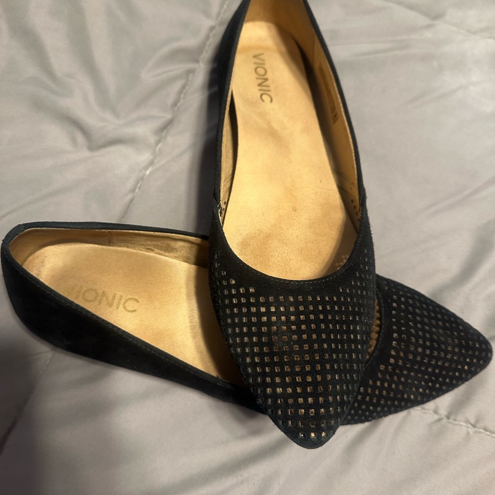 Vionic Black Perforated Flats for Everyday Comfort